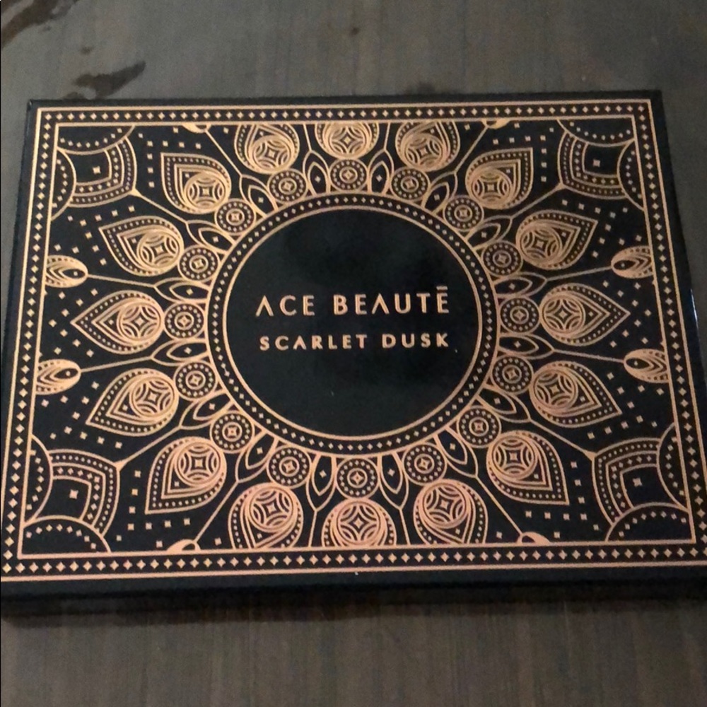 Eyeshadow palette